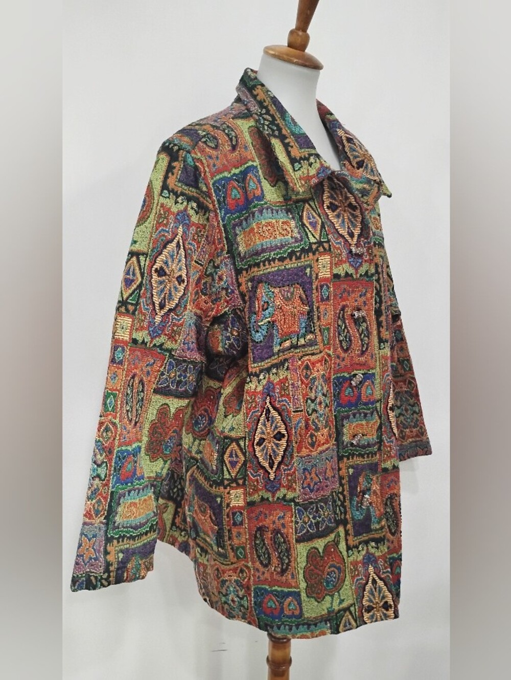 LARGE VINTAGE TAPESTRY COAT NWOT
